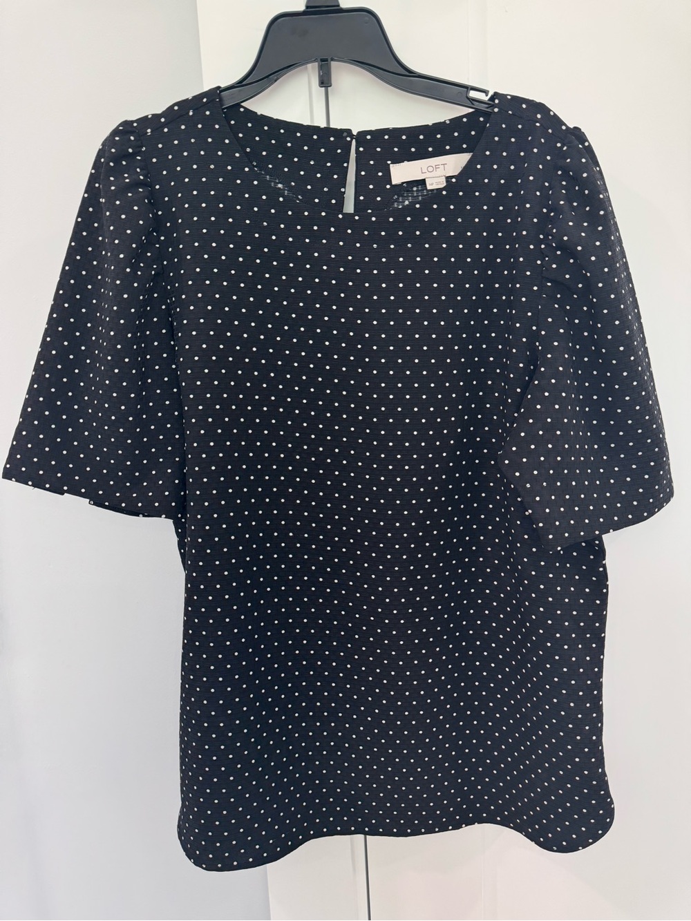 LOFT Women’s Black Polka Dot Top Blouse short sleeve Medium Petite